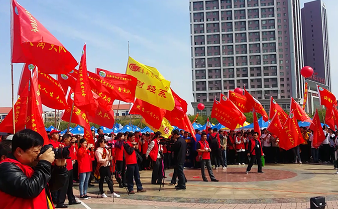 財(cái)經(jīng)系助殘志愿者服務(wù)大隊(duì)參加阜新市助殘日活動(dòng)